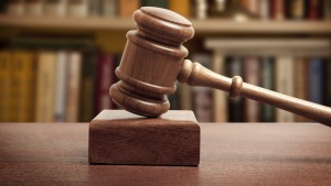 Il réclame 2 millions de dollars à Trek et Shimano pour s'être enfoncé le levier de frein dans la jambe