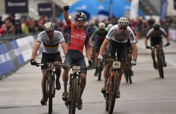 Tom Pidcock está muito forte, mas não quer que ninguém saiba