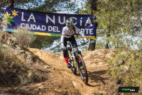 The Pinarello Dogma XC with which Pauline Ferrand-Prevot starts the 2024 season in detail