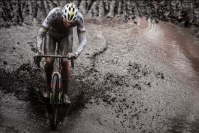 Mathieu Van der Poel no sabe para qué entrenar ahora: "Solo sé que mañana saldré con mi bicicleta"