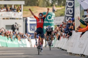 Pidcock switches to road mode after winning in MTB: Volta al Algarve 2024