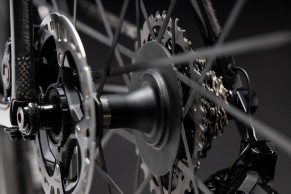Wheels, tyres, and integrated handlebars, Cadex presents its new high-performance components