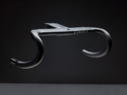 Wheels, tyres, and integrated handlebars, Cadex presents its new high-performance components