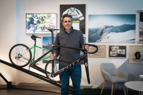Induráin opts for hardtail mountain bikes