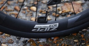 Why did De Gent's wheel explode? Are hookless tyres dangerous?