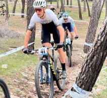 Filippo Colombo y Candice Lill ganan el primer asalto en la Salamina Epic Race #1
