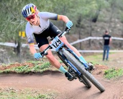 Filippo Colombo y Candice Lill ganan el primer asalto en la Salamina Epic Race #1