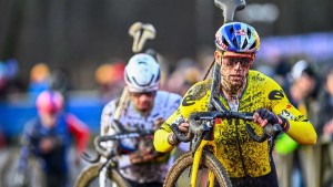 Van Aert continues with the radical change in his preparation and withdraws for almost a month to train at altitude.