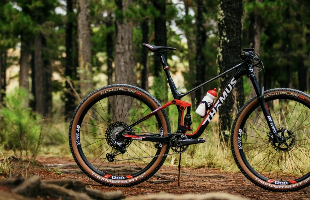 The new Fluckiger's Lightrider R3 Worldcup bets on the safe values of XC