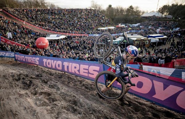 A UCI cumpre suas ameaças e aprova uma série de medidas para "proteger" a Copa do Mundo de CX