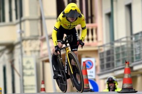 El Visma-LAB cree que la UCI se ha dejado llevar por la reacción de la gente sobre su nuevo casco