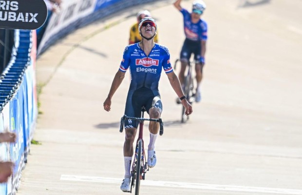 Quels cyclistes ont remporté les 5 Monuments et que veut faire Van der Poel