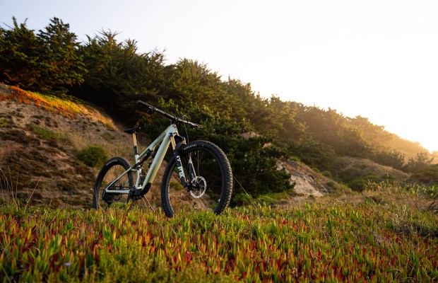 New Specialized Epic 8 EVO: an XC climbing and a Trail downhill