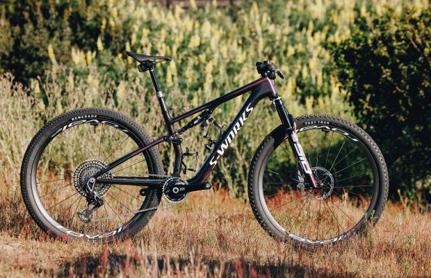 Nouveau Specialized Epic 8 : 120mm, sans BRAIN et plus légère, efficace et rapide que jamais
