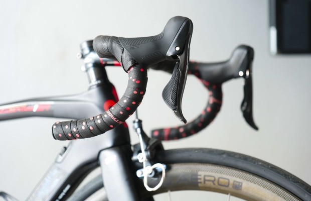 Now it is possible to mount electronic shifting with rim brakes