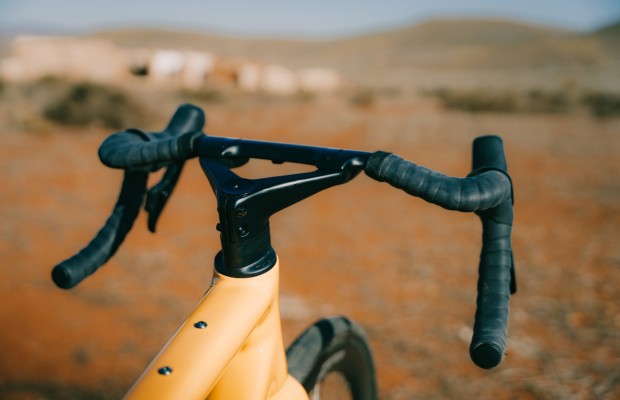 Fara presents an interesting modular handlebar for Gravel or long distances