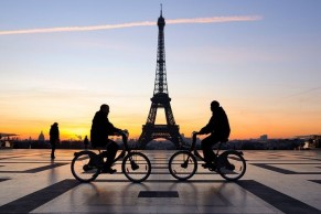 Paris gasta 300 millones de euros para convertir carreteras en ciclovías, serán funcionales a principios de mayo