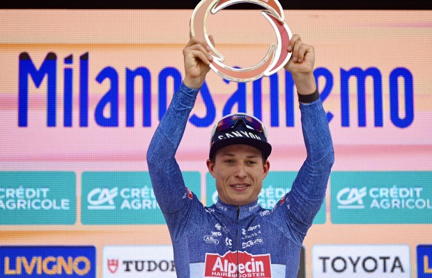 Jasper Philipsen devuelve la Milán-San Remo a los velocistas