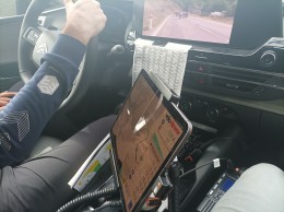 This is how a stage of La Volta is experienced from the Decathlon AG2R La Mondiale car