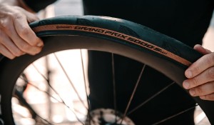 Conseils pour monter des pneus tubeless sur des roues hookless de manière sécurisée