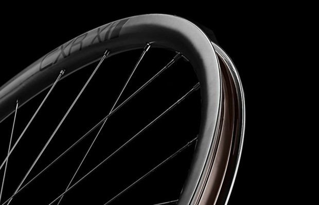 Dicas para montar pneus tubeless em rodas hookless de forma segura