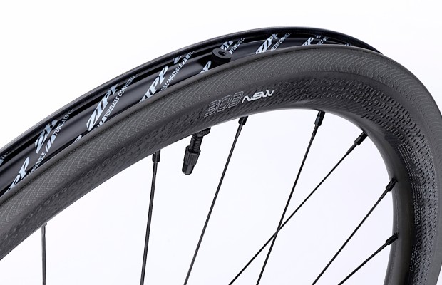 Zipp reafirma que suas rodas hookless são seguras, mas recomenda montar pneus de pelo menos 29 mm