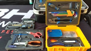 Jorge Soto, mecánico del BH Templo Cafés, nos enseña su caja de herramientas