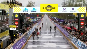 Mathieu van der Poel enters the legend of the Tour of Flanders with an amazing performance