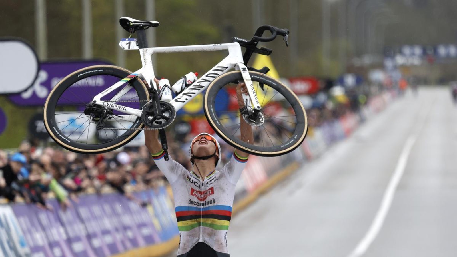 Van der Poel regresa lo antes posible a España para preparar el