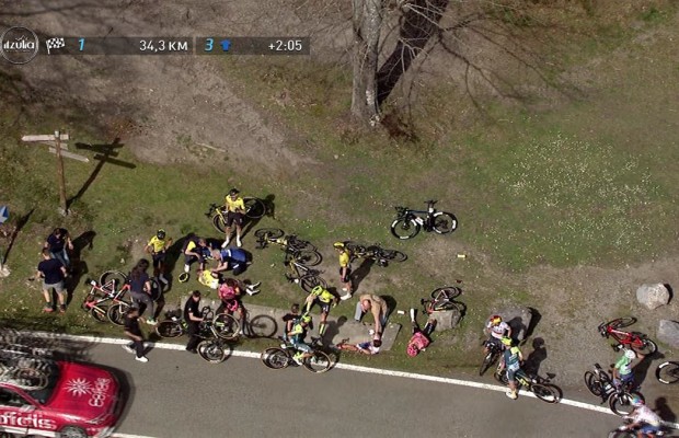 Drama in the Itzulia: Vingegaard with a broken collarbone and several ribs, Evenepoel with a broken collarbone and scapula, Roglic retired with lacerations