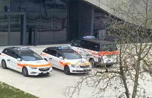 The police go to Scott's headquarters for the dispute between executives: