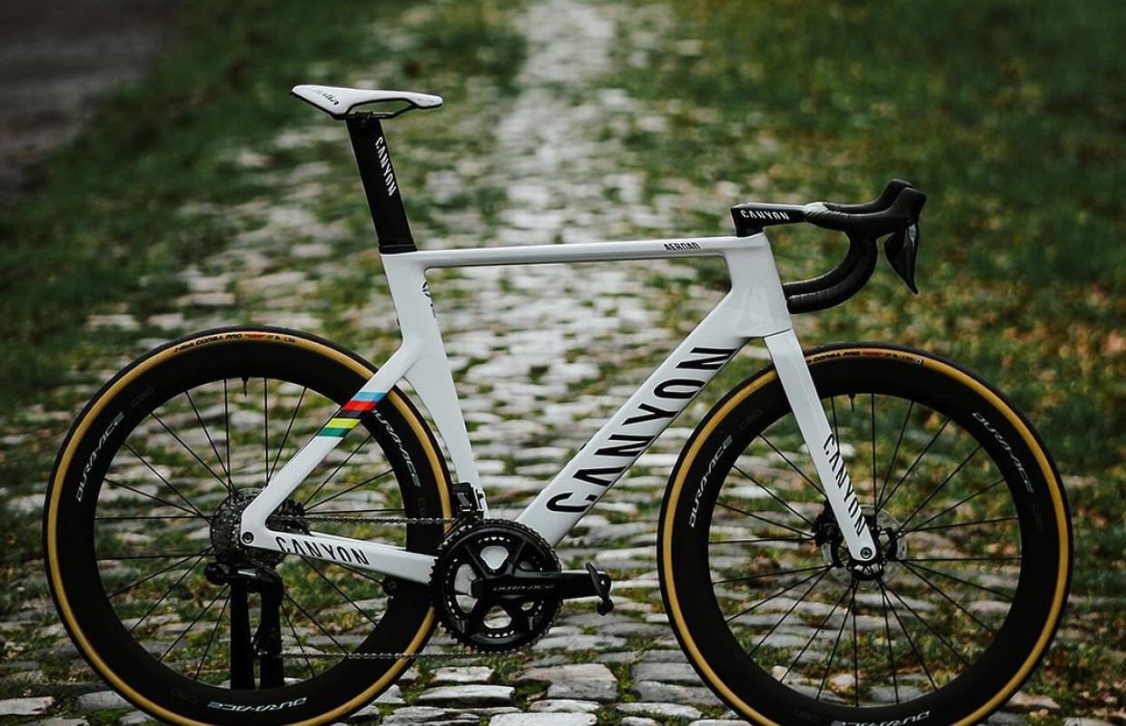 Van der Poel s Canyon Aeroad CFR for the Paris Roubaix 2024