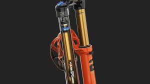 New FOX 32 SC 2025: with reverse arch, stiffer and under 1.3 kg