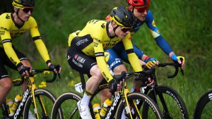 Vingegaard operado com sucesso de sua fratura de clavícula