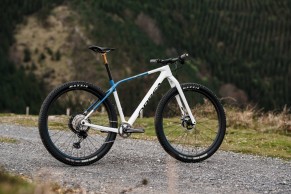 The Orbea Factory Team raffles this special edition of the Alma with Spirit fork