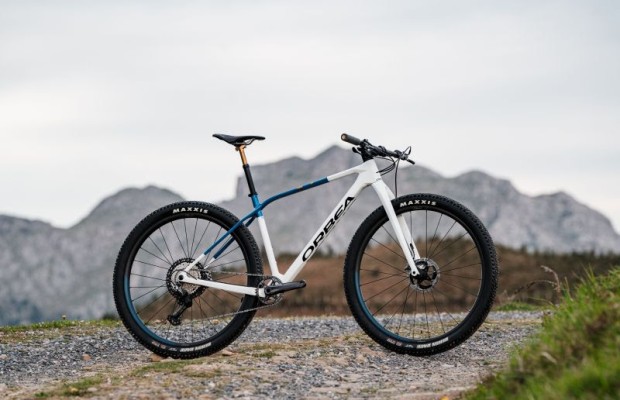 O Orbea Factory Team está sorteando esta edição especial da Alma com garfo Spirit