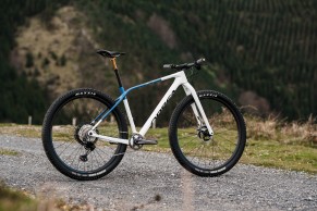 El Orbea Factory Team sortea esta edición especial de la Alma con horquilla Spirit