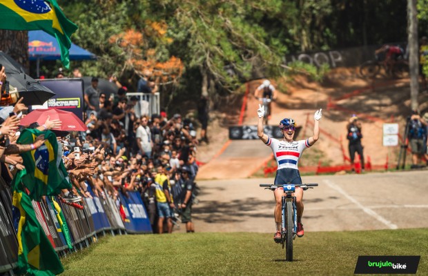 Richards remporte la Coupe du Monde XCC de Mairipora