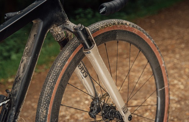 A Rock Shox Rudy XPLR para gravel estreia o cartucho Charge Race Day 2