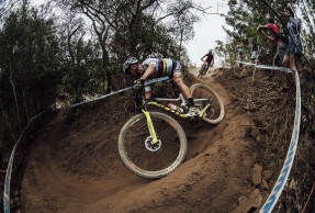 Este domingo vuelve la Copa del Mundo XCO a RedBull TV con comentaristas de lujo