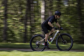 Nous avons testé le Pinarello Dogma XC, un VTT développé à l'envers