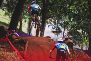 Andreassen gana el día que Koretzky rozó la épica en la Copa del Mundo XCO de Araxá