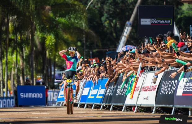 Batten firma o duplo com uma grande vitória na Copa do Mundo XCO de Araxá