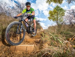 Obtén una licenciatura en Ciclismo y Mountain Bike con las "Charletas de Hermida"