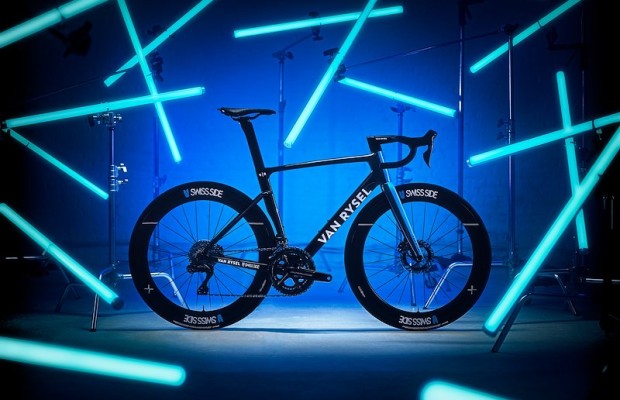 Todas as bikes e equipamentos Van Rysel para o novo Decathlon-AG2R