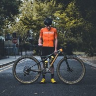 Ibon Zugasti monta su nueva Orbea Oiz