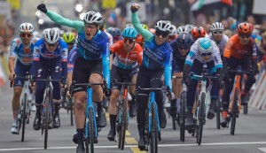 ¿Por qué Van Rysel tiene bicis premium tan baratas?