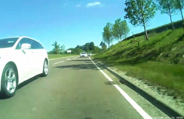 Un poco de karma instantáneo contra este conductor peligroso