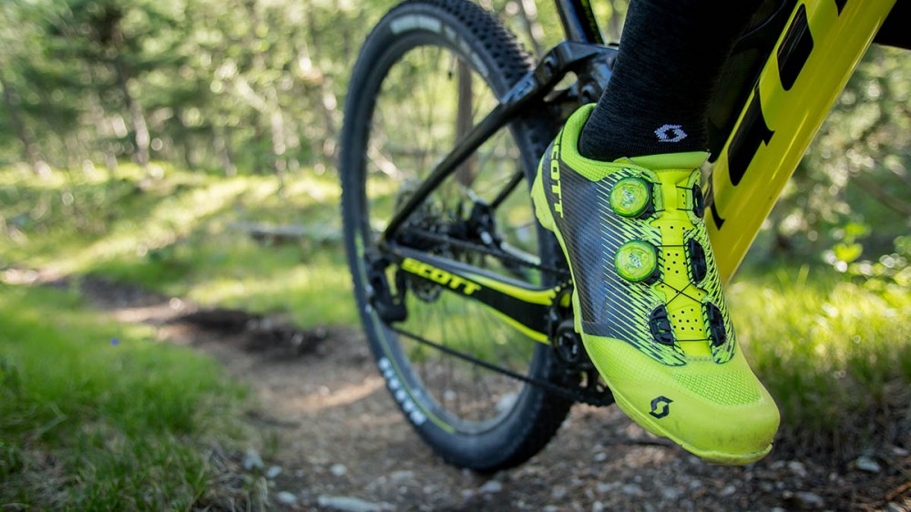 mountain biking shoes