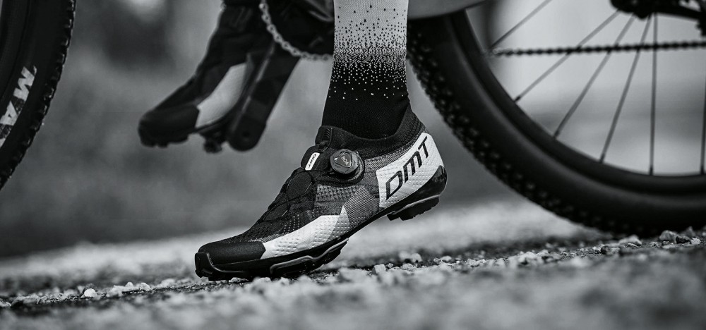 white mountain bike shoes